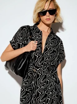 Wavy lines flowy shirtdress