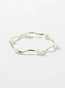 Wavy rod and pearl bracelet