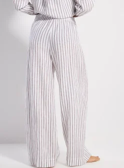 White wide-leg linen pant