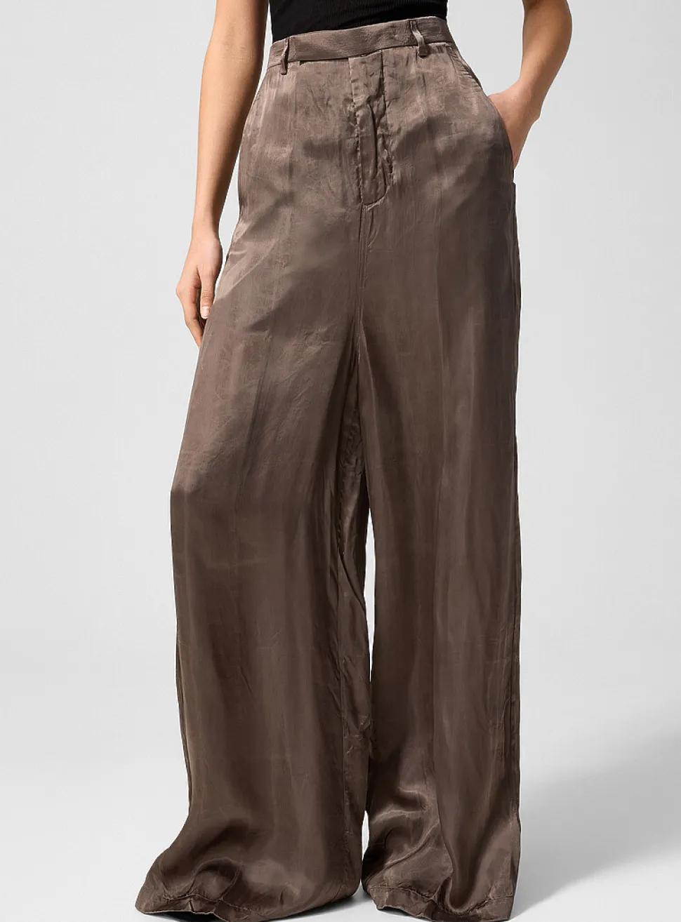 Wide-leg satiny pant