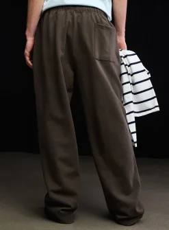 Wide-leg sweatpant