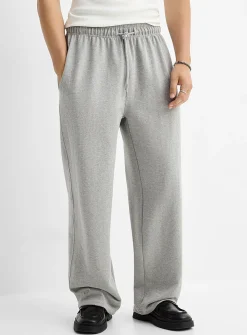 Wide-leg sweatpant